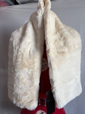 Sakkas Cream Faux Fur Scarf Wrap